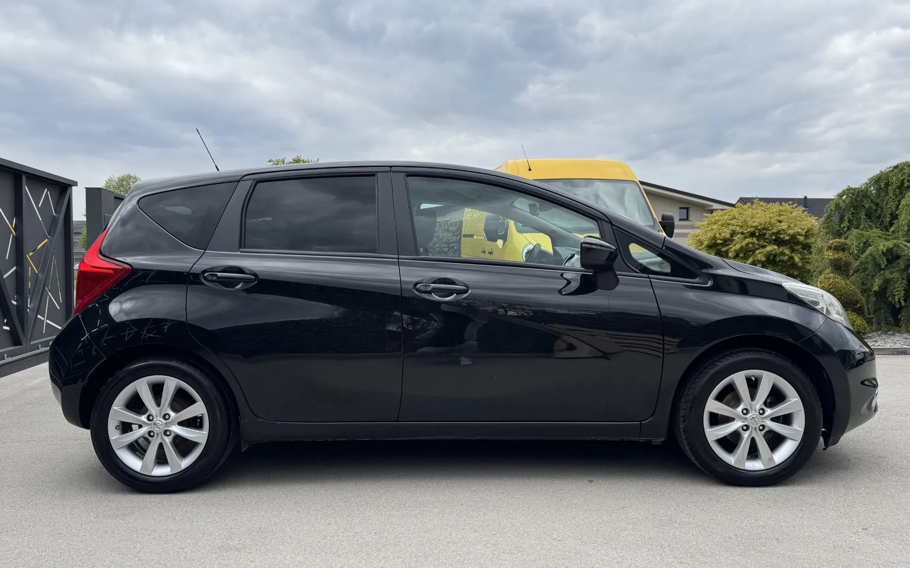 Zunanja slika - Nissan Note - 1,2 Visia - 4