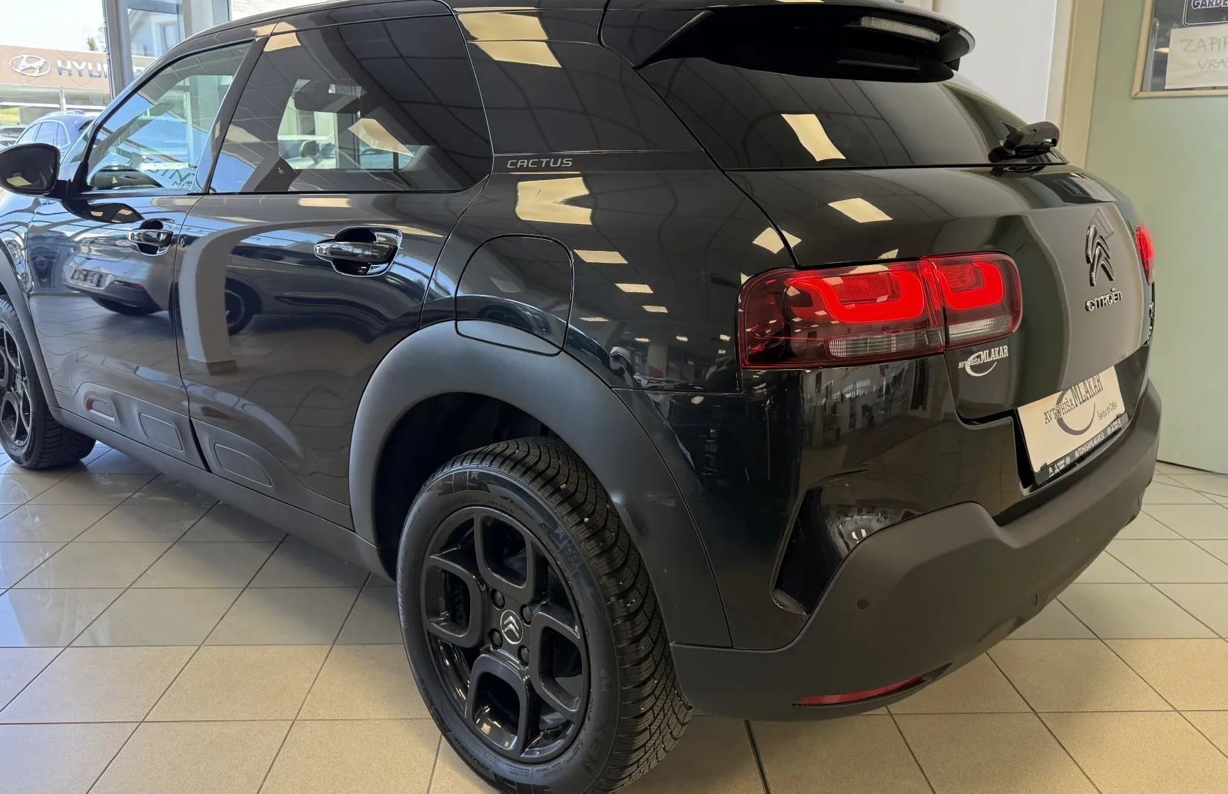 Zunanja slika - Citroën C4 Cactus - 1.2 PureTech SHiNE -1.LASTNIK-SLO.-ODLIČEN- - 4
