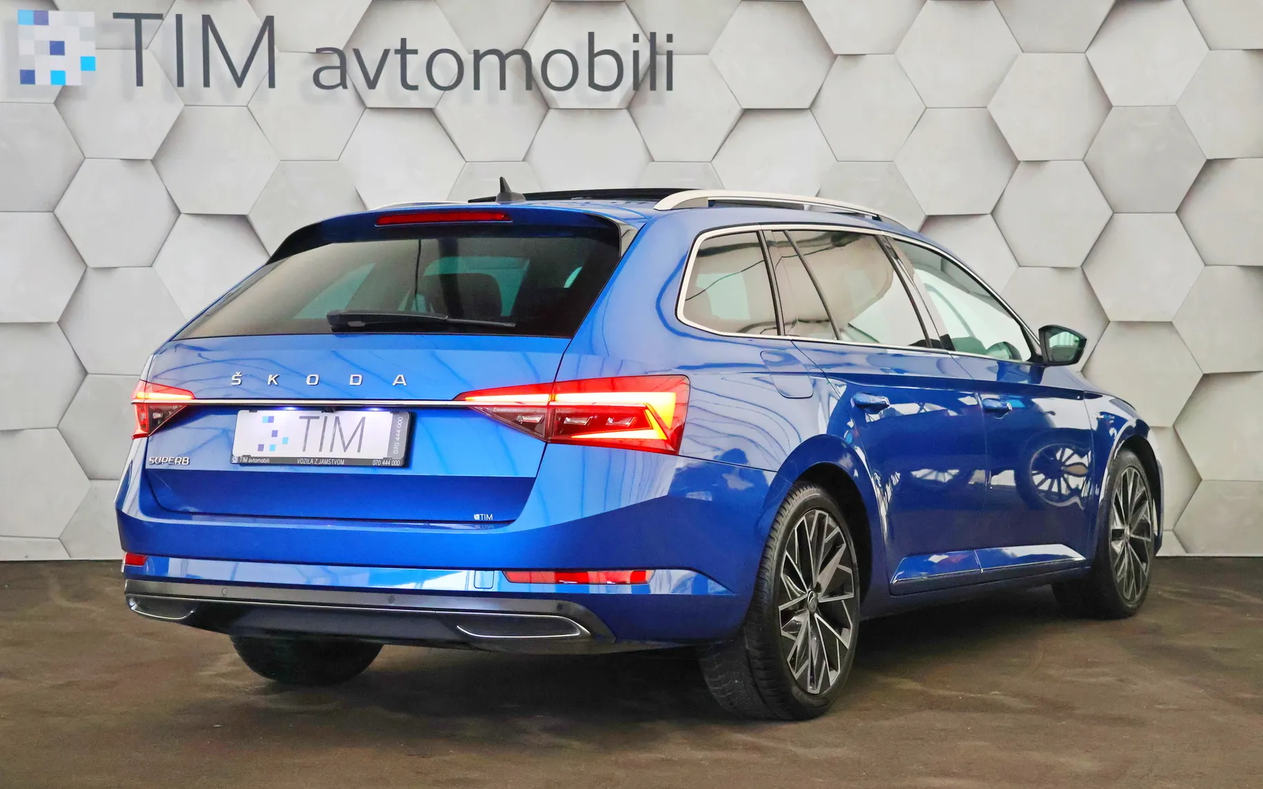 Zunanja slika - Škoda Superb - Combi 2.0 TDI DSG L&K 150KM - 3