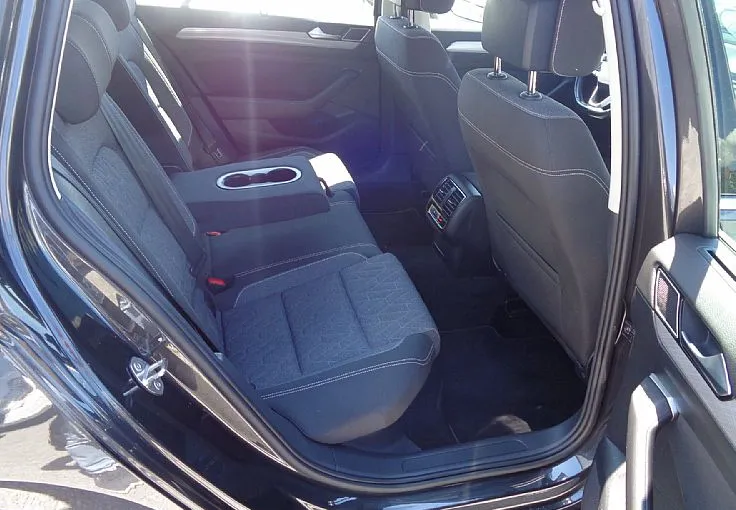 Zunanja slika - Volkswagen Passat - Variant 2.0 TDI DSG AUTOMATIC - KOT NOV - VSI SERVISI - 9