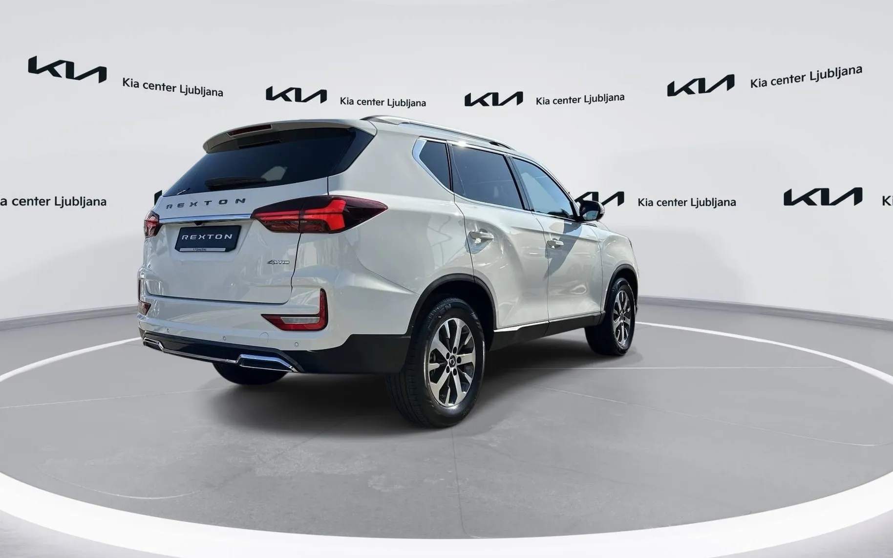 Zunanja slika - KG Mobility Rexton - 2.2 XDI LIMITED EXCLUSIVE PANORAMA+ 4x4 A T - 5