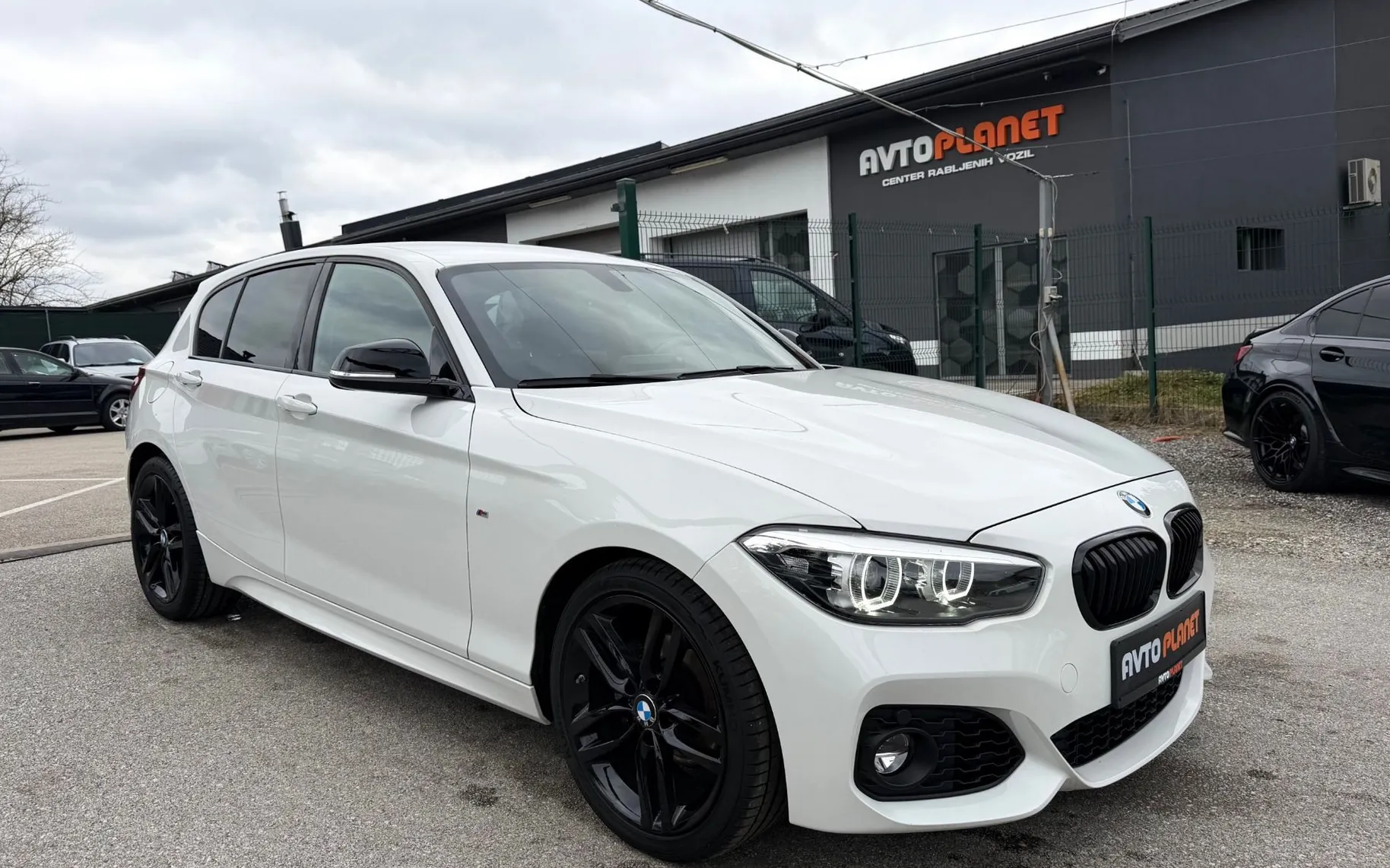 Zunanja slika - BMW Serija 1 - : 118i M Sport Shadow 1.LASTNIK FULL LED NAVI ALU 18 - 7