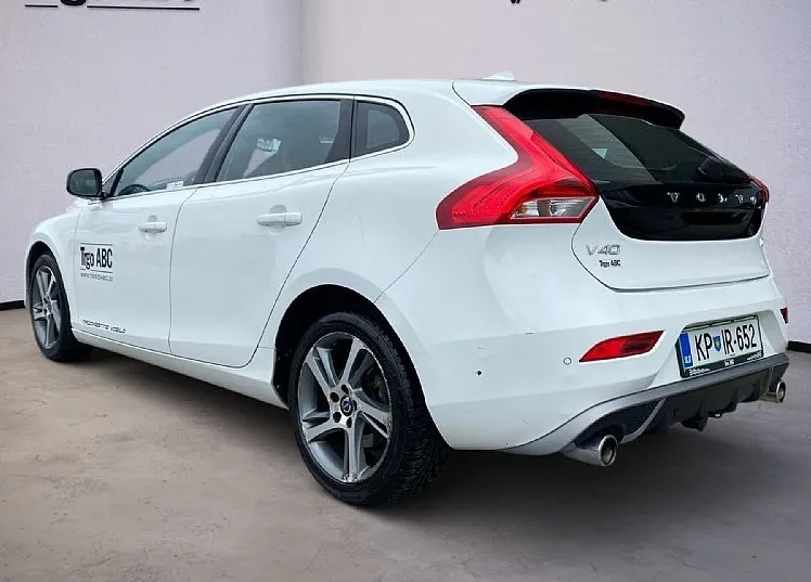 Zunanja slika - Volvo V40 - D4 R-Design 5cilindrov NOV MOTOR bliss panorama - 4