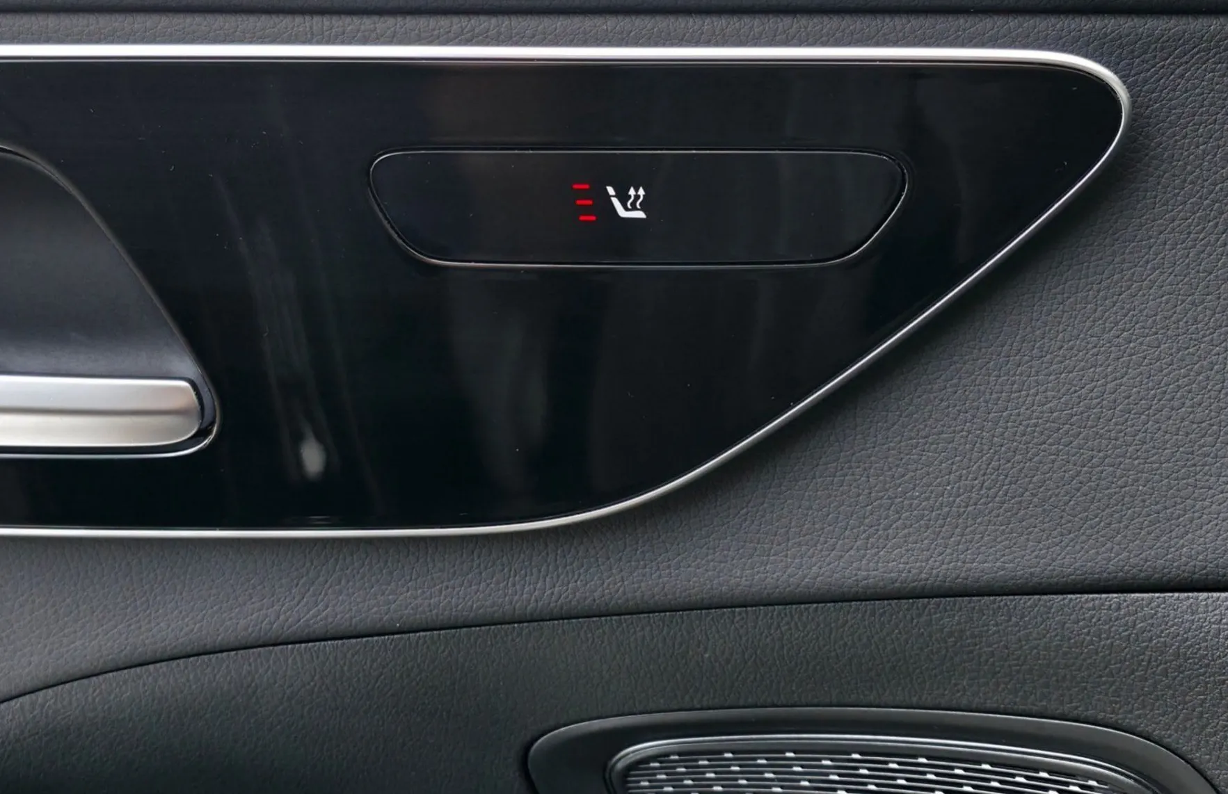 Zunanja slika - Mercedes-Benz C-Razred - C200d T Avantgarde FULLED•TEMP•AMBIENT•KAMER - 13