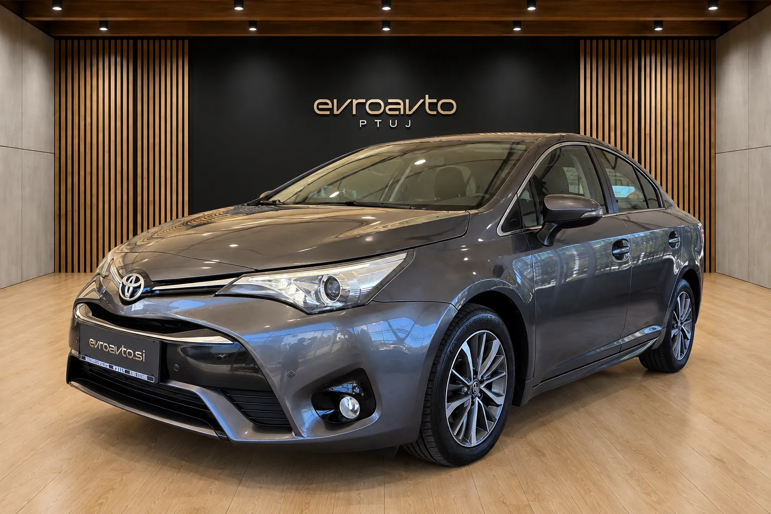 Zunanja slika - Toyota Avensis - 2.0 D-4D Luna Sloven. poreklo-Brez pologa 84 obrok - 1