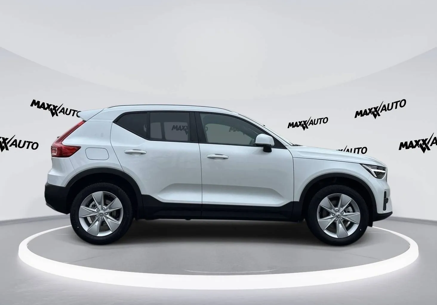 Zunanja slika - Volvo XC40 - B3 P Core AT DCT 3 leta garancije + 3 servisi... - 4