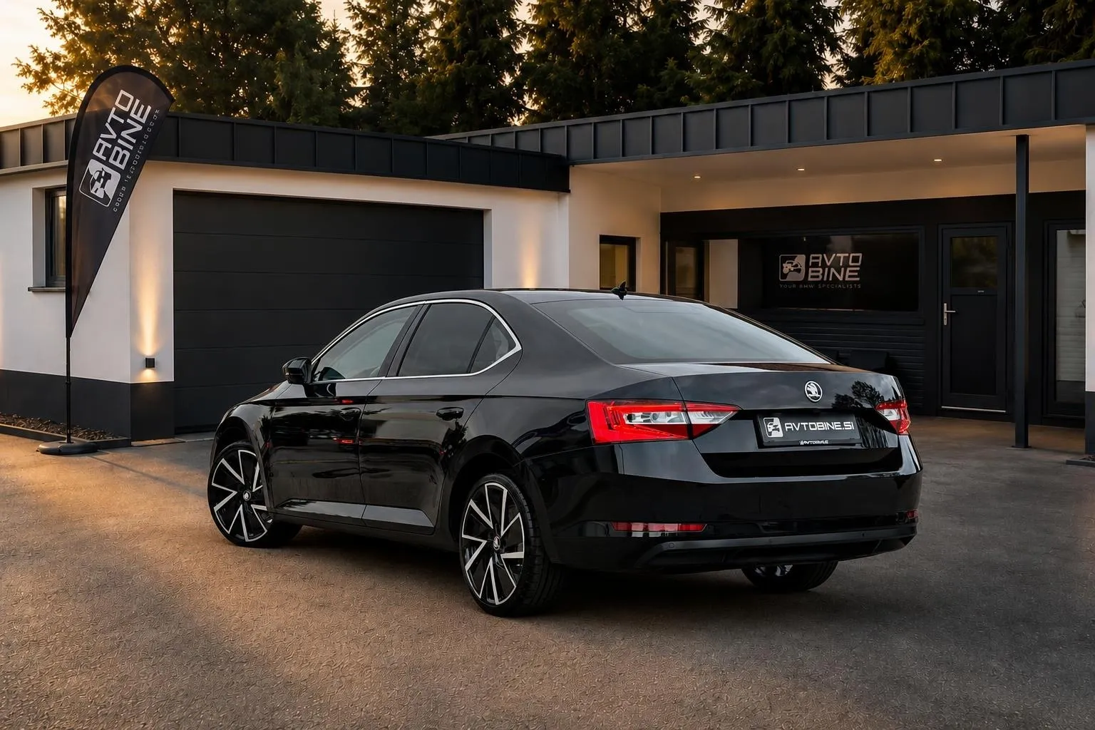 Notranja slika - Škoda Superb - 2.0 TDI DSG•LIMO•ACC•NAVI•KAMERA•KLJUKA•ATRAKTIVEN - 8