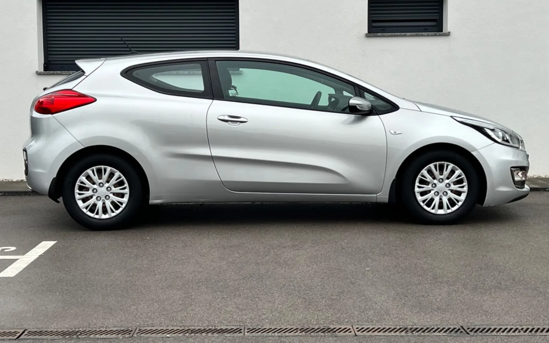 Zunanja slika - KIA Pro_Ceed - 1.4 CVVT+SLO+SAMO 97.888km+USB... - 5