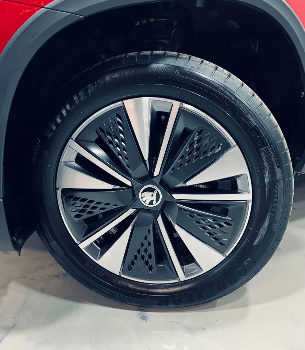 Zunanja slika - Škoda Karoq - TOUR-1.0 TSI 81kW-LED-ALU-KLJUKA-GRETJE VOLANA... - 19