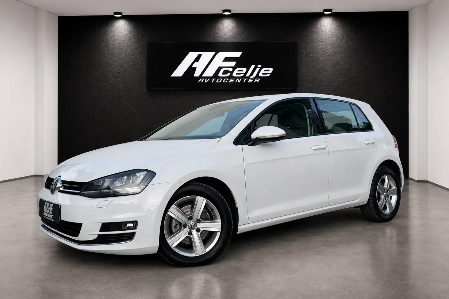 Zunanja slika - VW Golf - 1.6 TDI-H LINE-XENON+LED-LIZING ZA TUJCE-ODLIČEN-. - 1