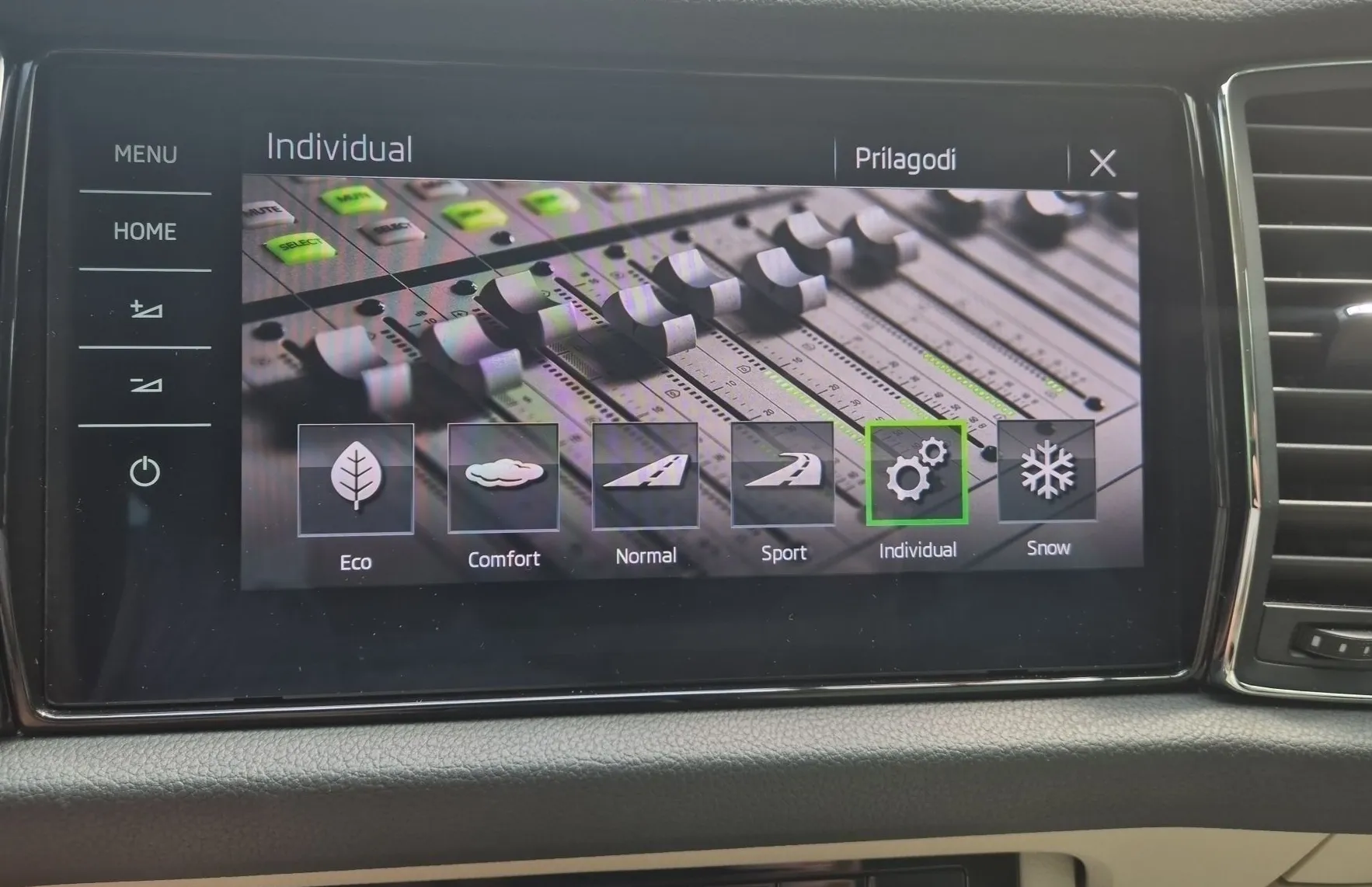 Zunanja slika - Škoda Kodiaq - STYLE 2.0 190PS DSG 4X4-SLO-1.LAST-OGROMNO OPREME - 15