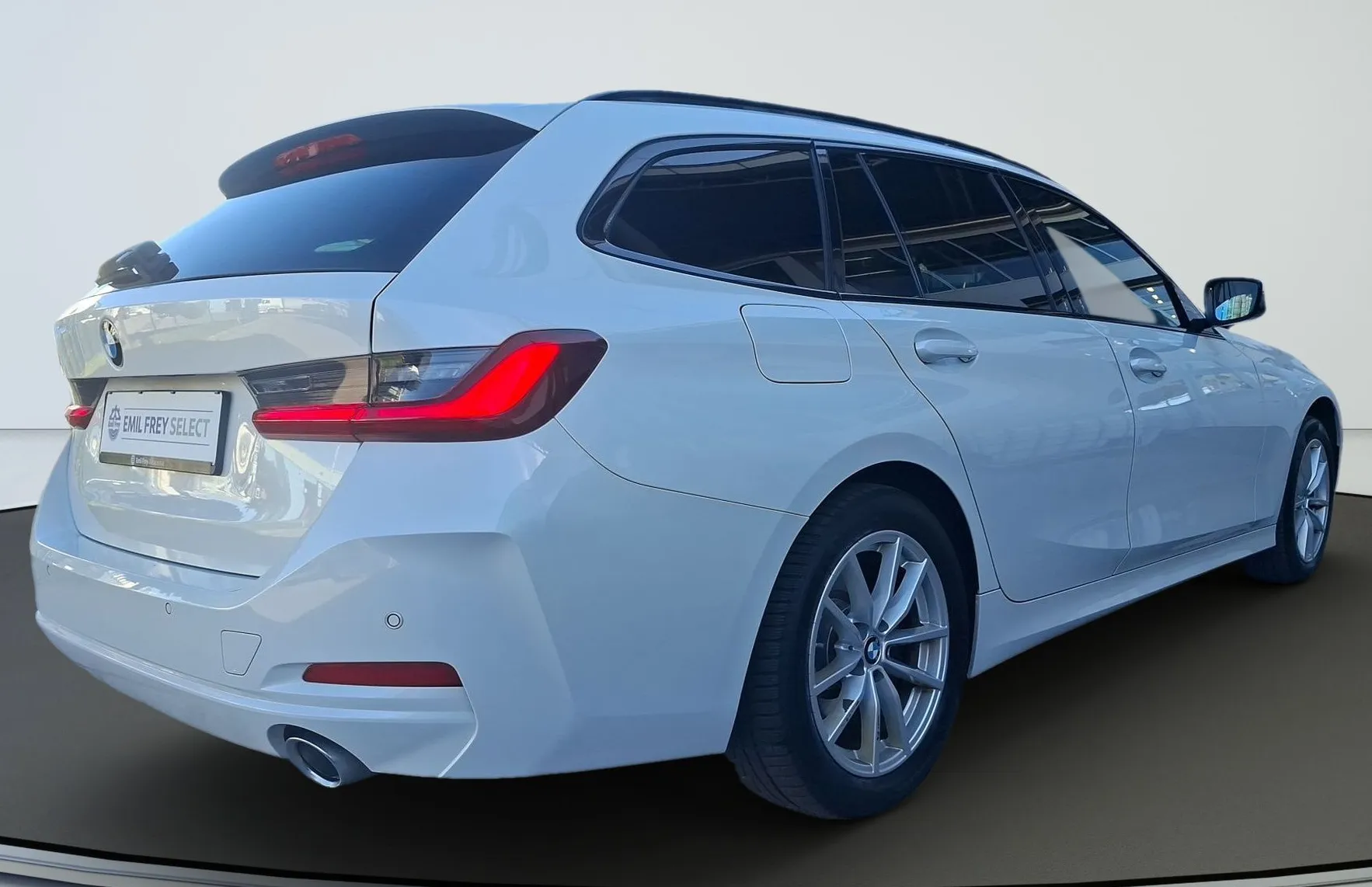 Zunanja slika - BMW Serija 3 - Touring: 318d Touring Avt. - 3