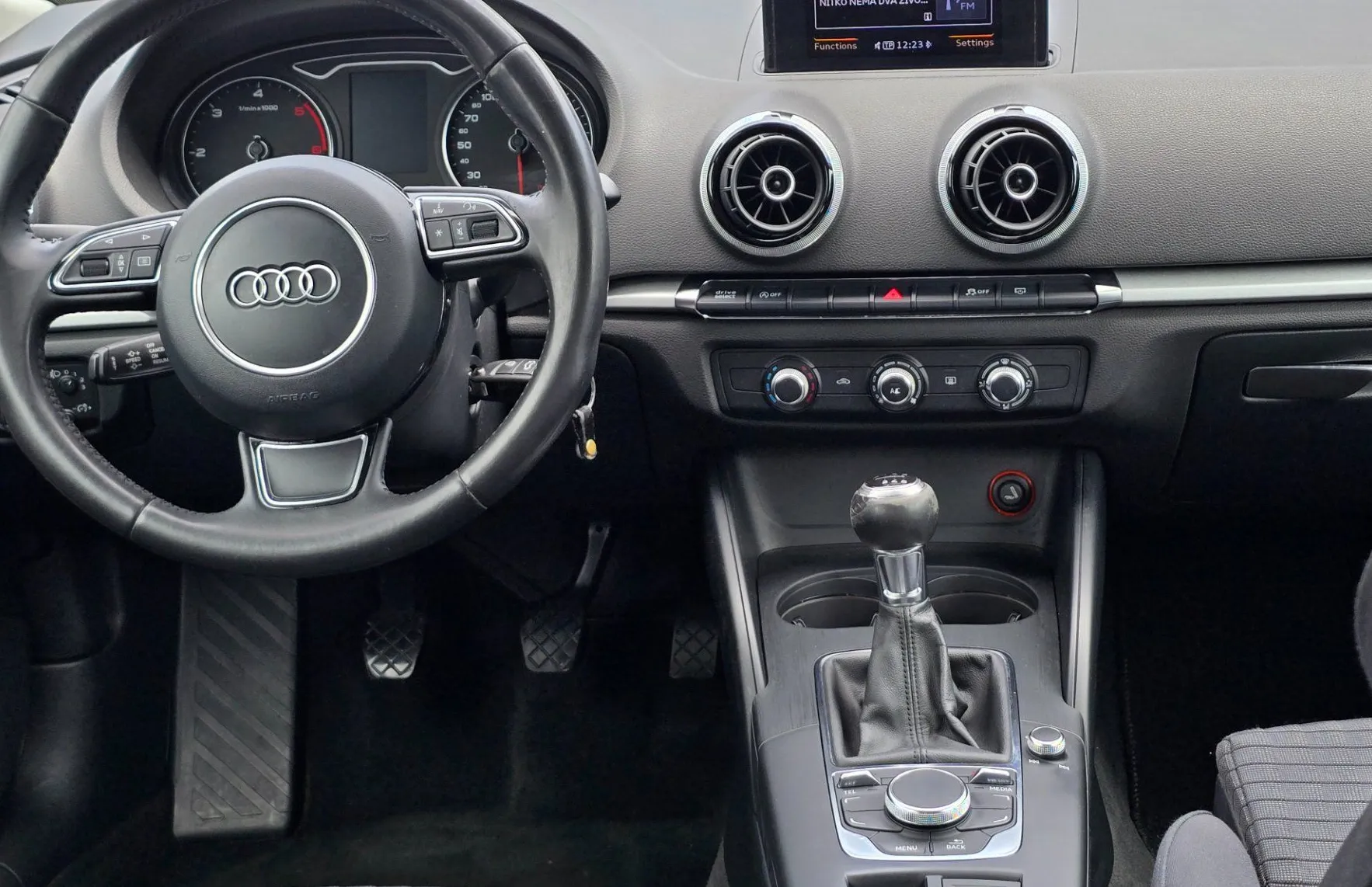 Zunanja slika - Audi A3 - 1.6 TDI - 12