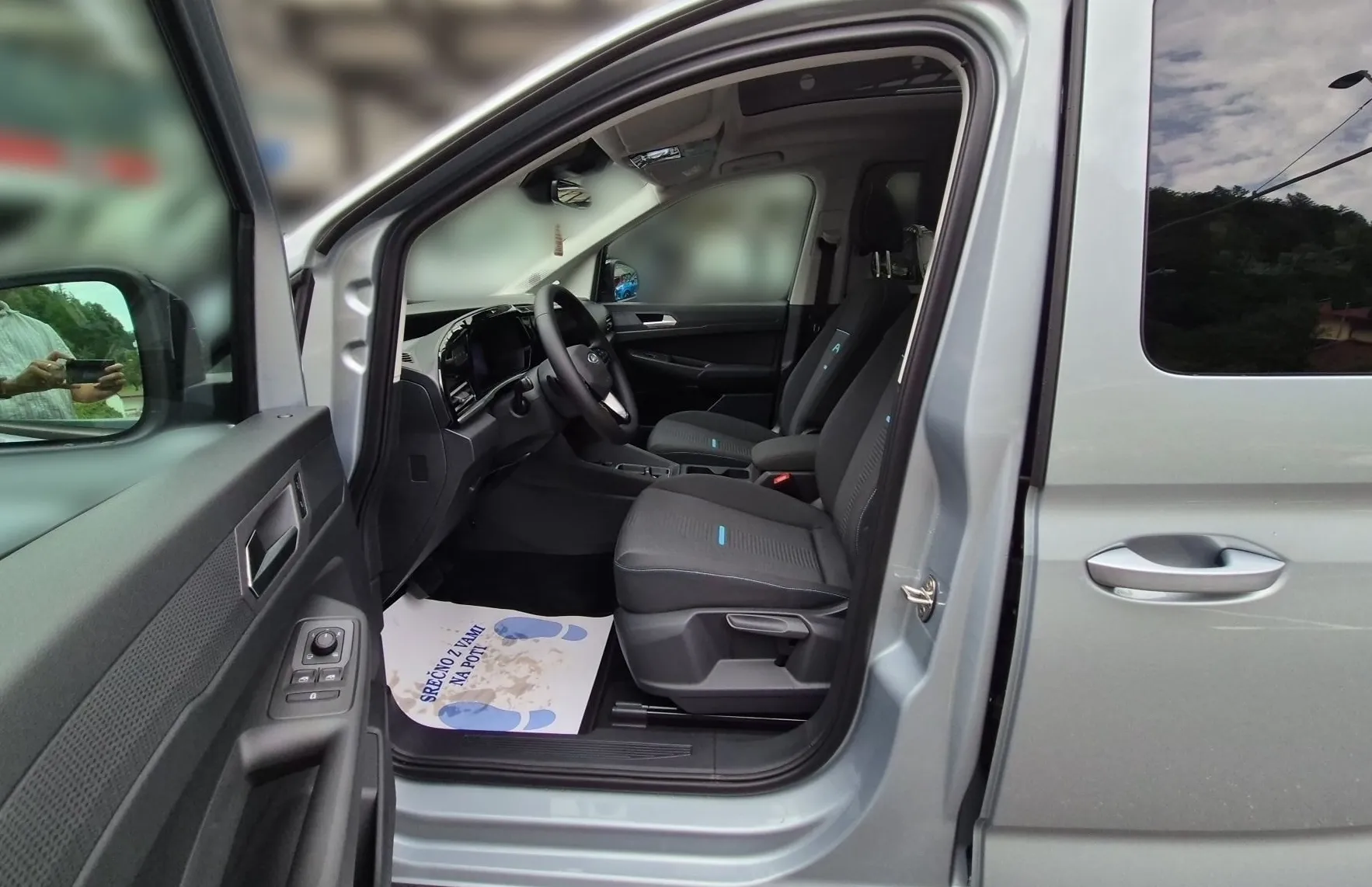 Zunanja slika - Ford Tourneo Connect - ACTIVE 2.0 TDCi EcoBlue 122PS A7 L2 FWD-NA ZALOGI - 10
