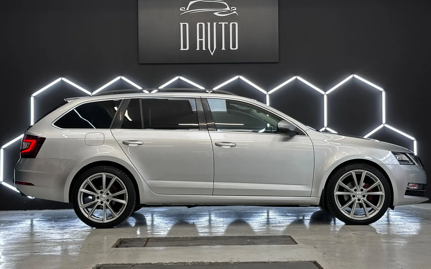 Zunanja slika - Škoda Octavia - 2.0 TDI DSG 110 kW-LED-NAVI-KLJUKA-AMBIENT-ACC - 5