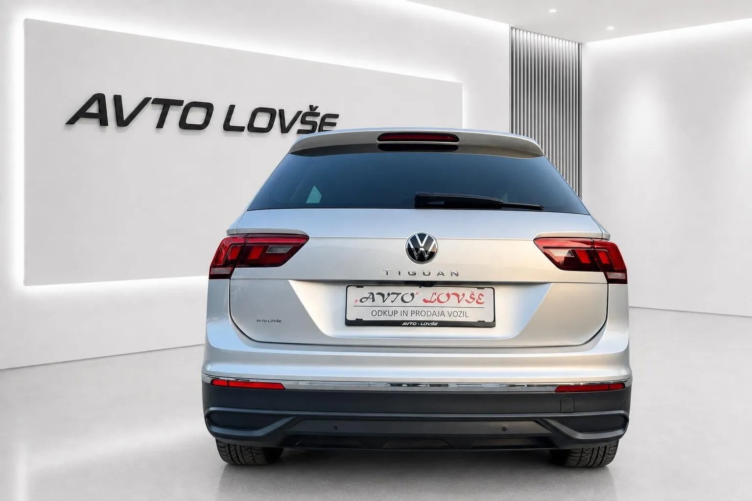 Notranja slika - Volkswagen Tiguan - 2.0 TDI SCR BMT -1 LASTNIK-ALU-LED-KAM-ODLIČEN... - 7