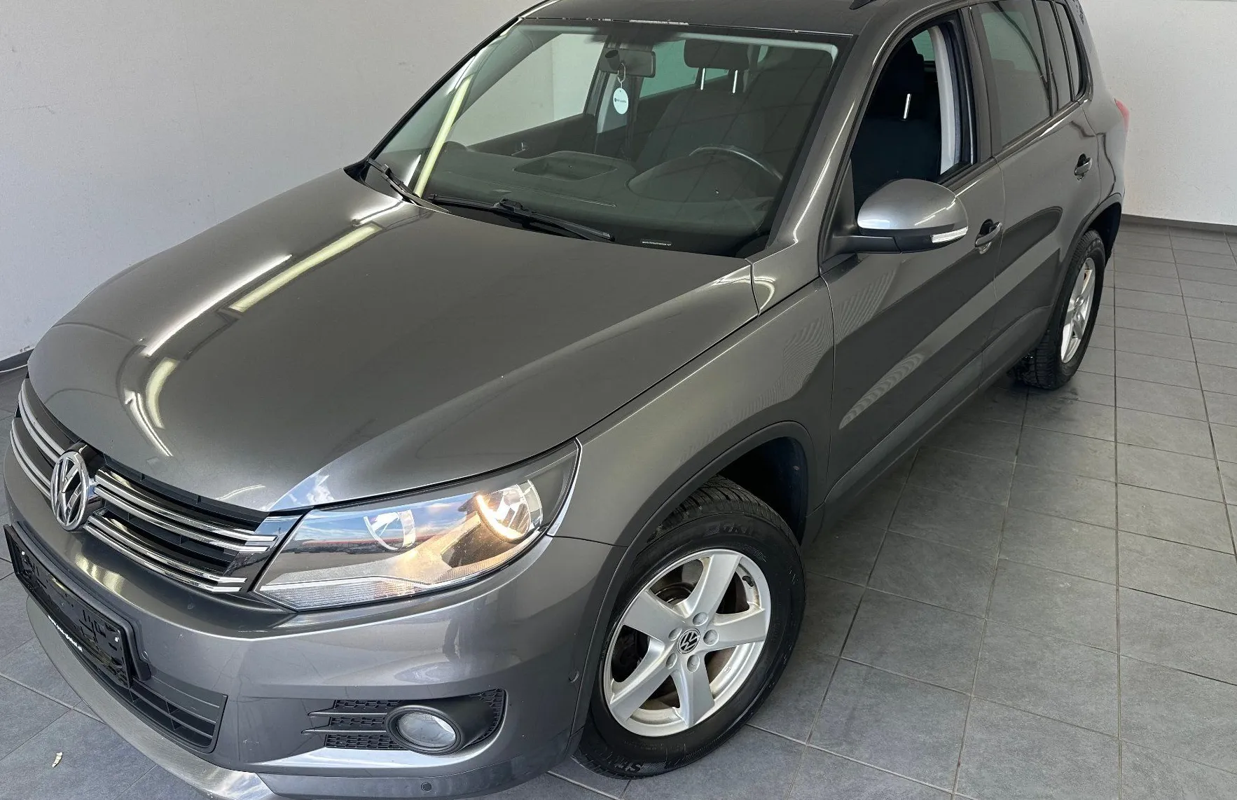 Zunanja slika - Volkswagen Tiguan - 2.0 TDI BMT Trend Fun.SLOVENSKI.SAMO 179.000 KM - 1