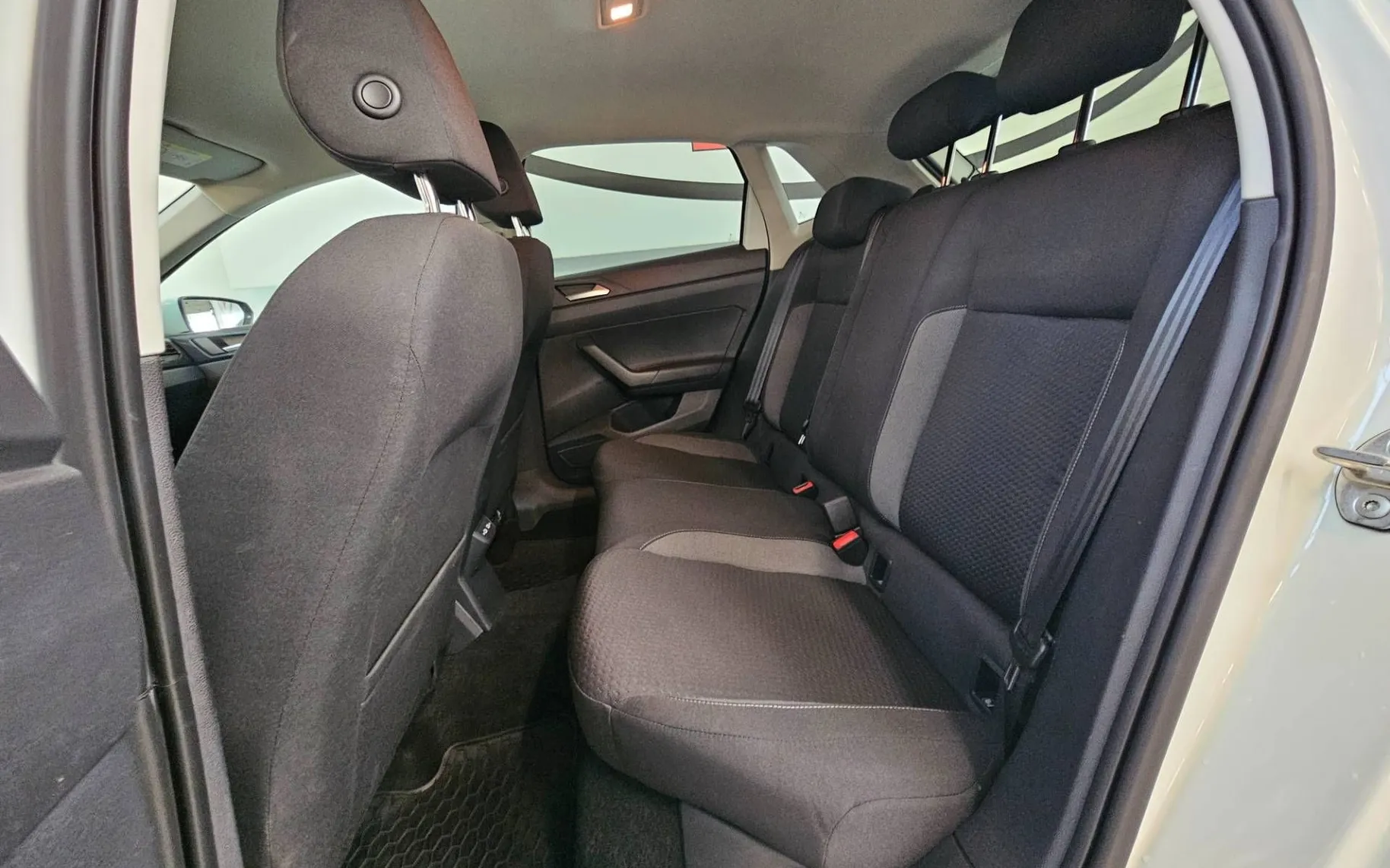 Notranja slika - Volkswagen Polo - 1.0 TSI 4ALL DSG - 9