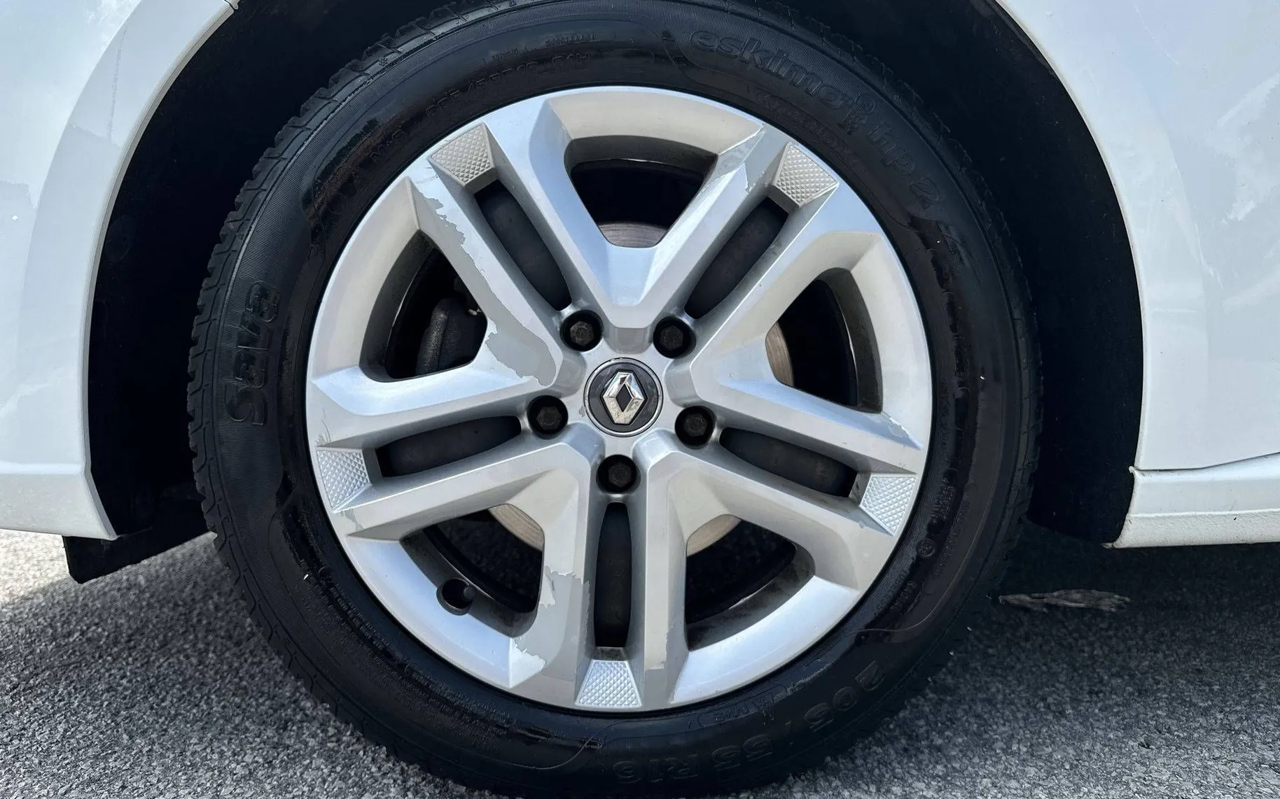 Notranja slika - Renault Megane - Berline TCe 100 - 9