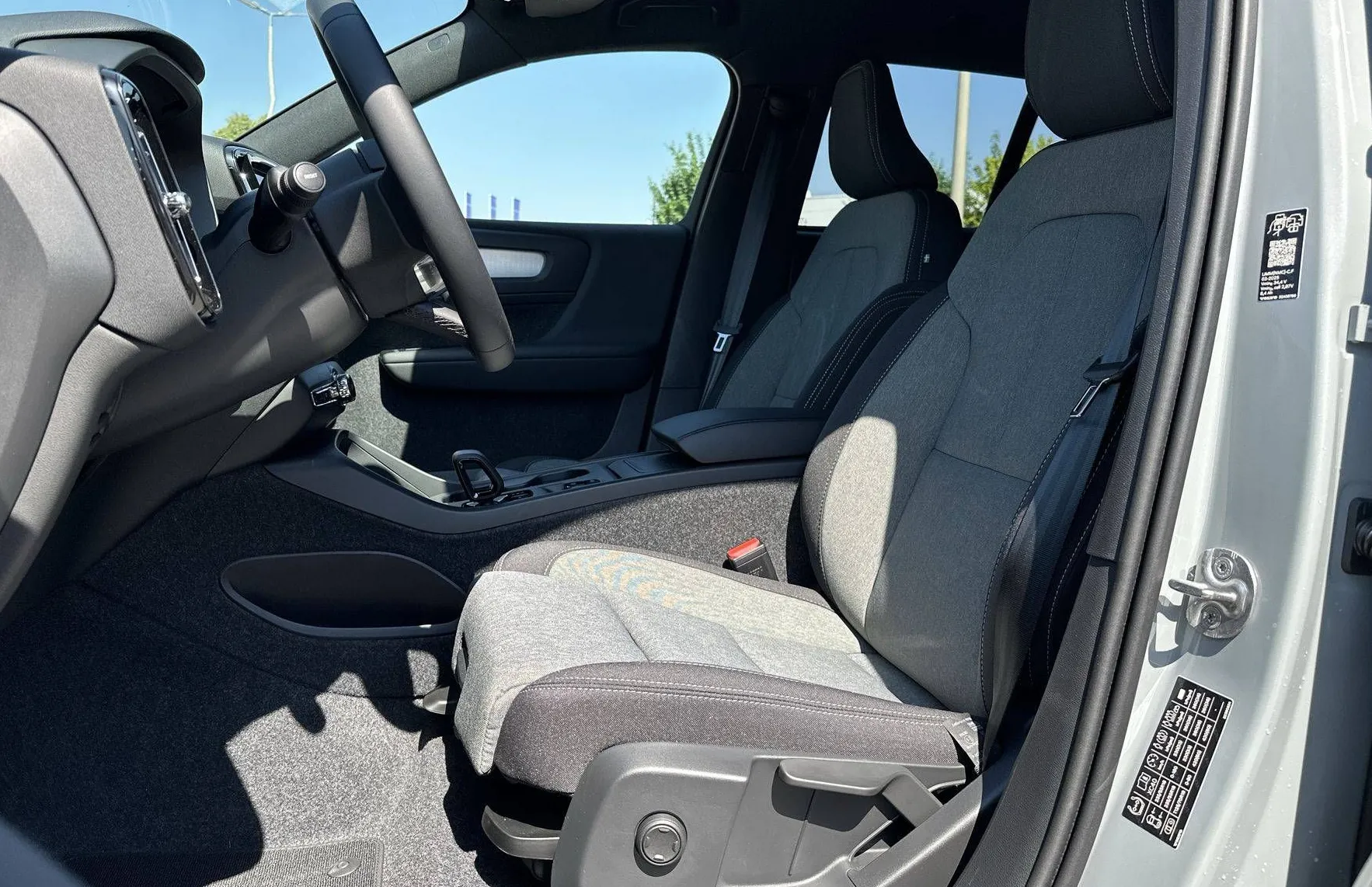 Zunanja slika - Volvo XC40 - B3P Core Avt. - 10