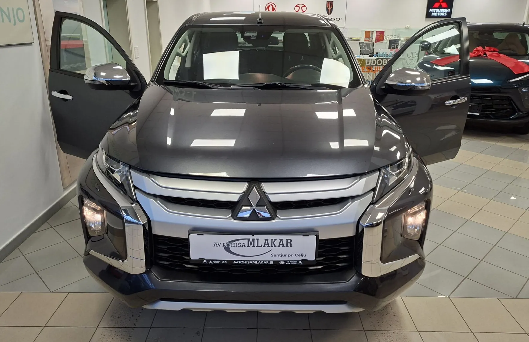 Zunanja slika - Mitsubishi L 200 - 2.3 4X4-1.LASTNIK-SLO-LED-NAVI-KAMERA-ODLIČEN- - 6