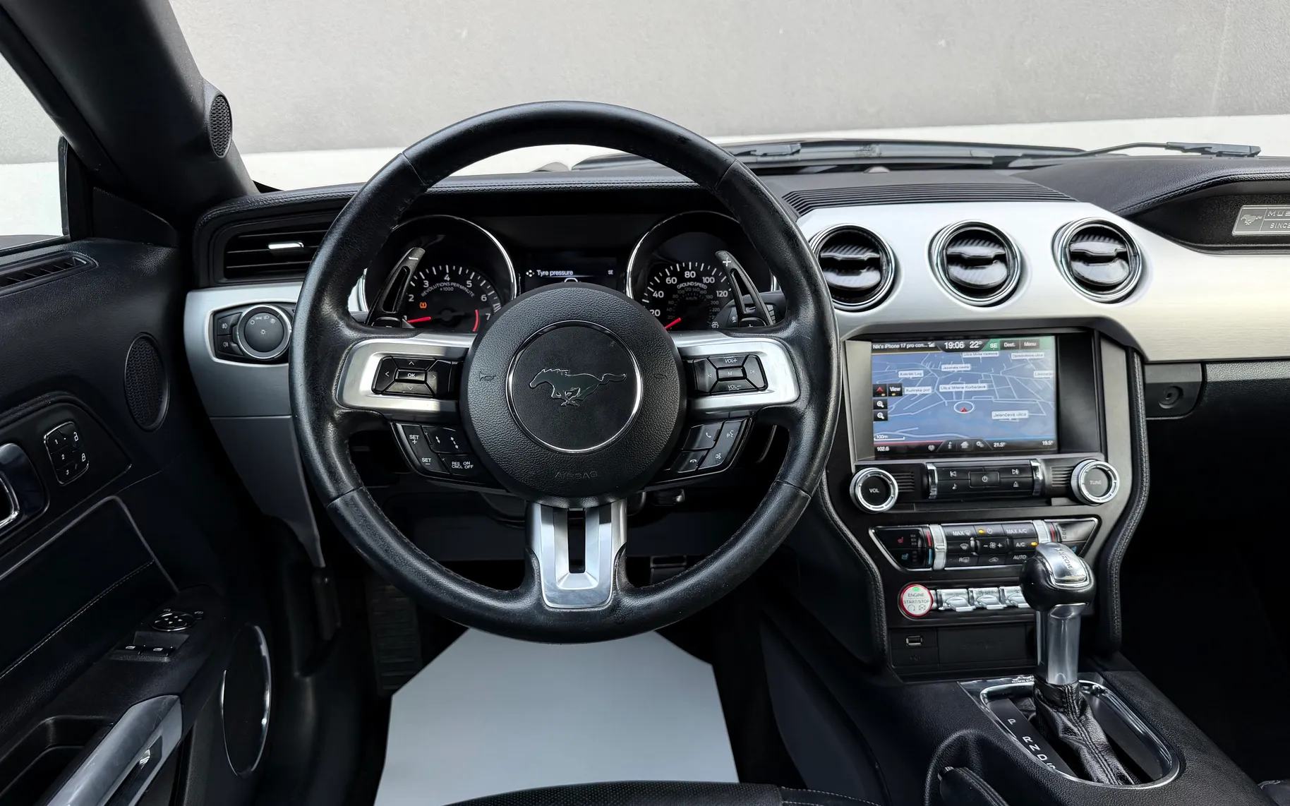 Zunanja slika - Ford Mustang - 2.3 EcoBoost 2.LASTNIK ACC HLAJENJE SED. ALU 19 - 12
