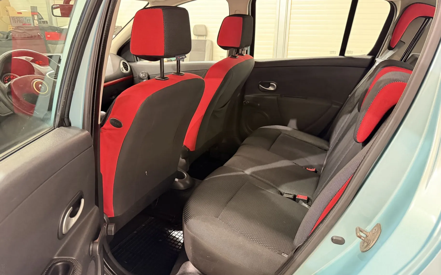 Notranja slika - Renault Clio - 1.2 Rip Curl-KLIMA-SERVO-TRAJNIK BREZ POLOGA... - 8