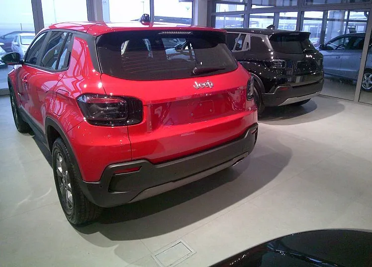 Zunanja slika - Jeep Avenger - 1.2 GSE 100 Altitude - 5