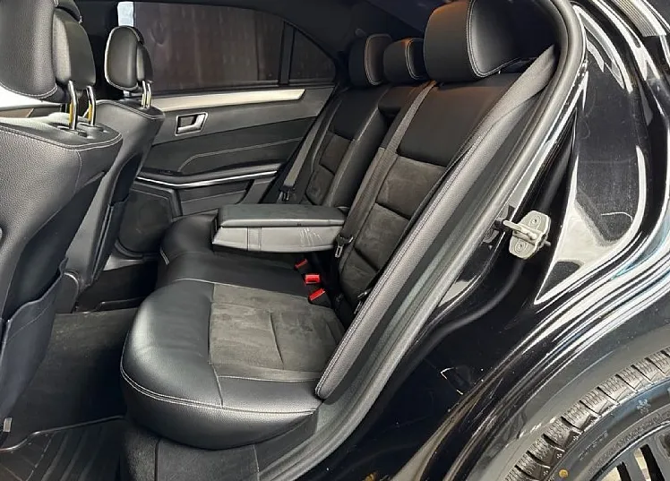 Zunanja slika - Mercedes-Benz E-Razred - E 220CDI AMG LINE-PANO.-GRETJE-NAVI.-F1 - 18