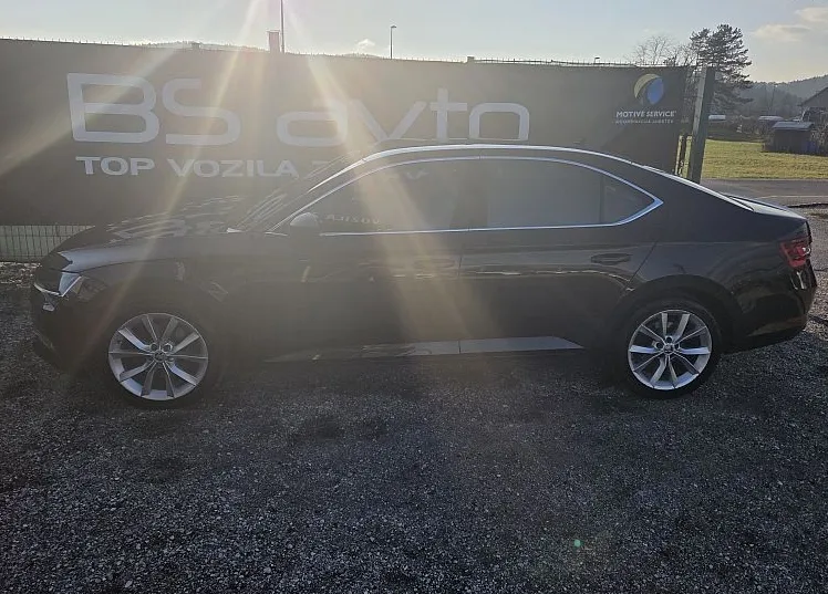Zunanja slika - Škoda Superb - 2.0 TDI Ambition DSG 110 kW ALU-XENON-GR.SEDEŽEV - 2
