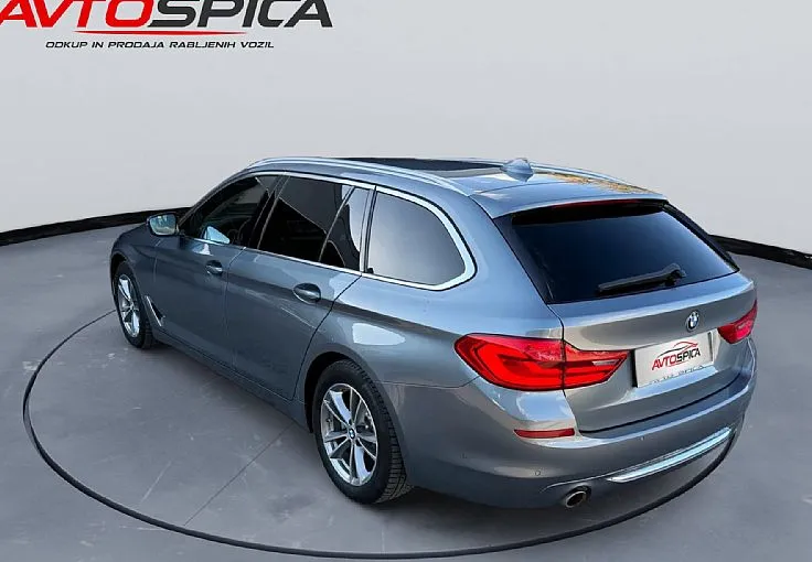 Zunanja slika - BMW Serija 5 - Touring: 530i xDrive Touring Avt.-Virt-Memo-Kam-aTemp-SL - 3