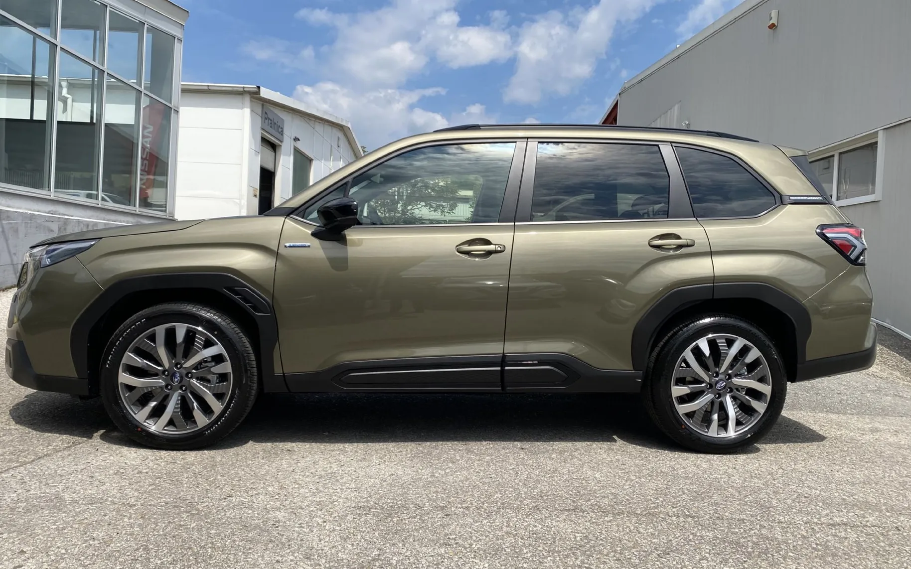 Zunanja slika - Subaru Forester - 2.0i CVT 4WD Lineartronic PREMIUM - 16