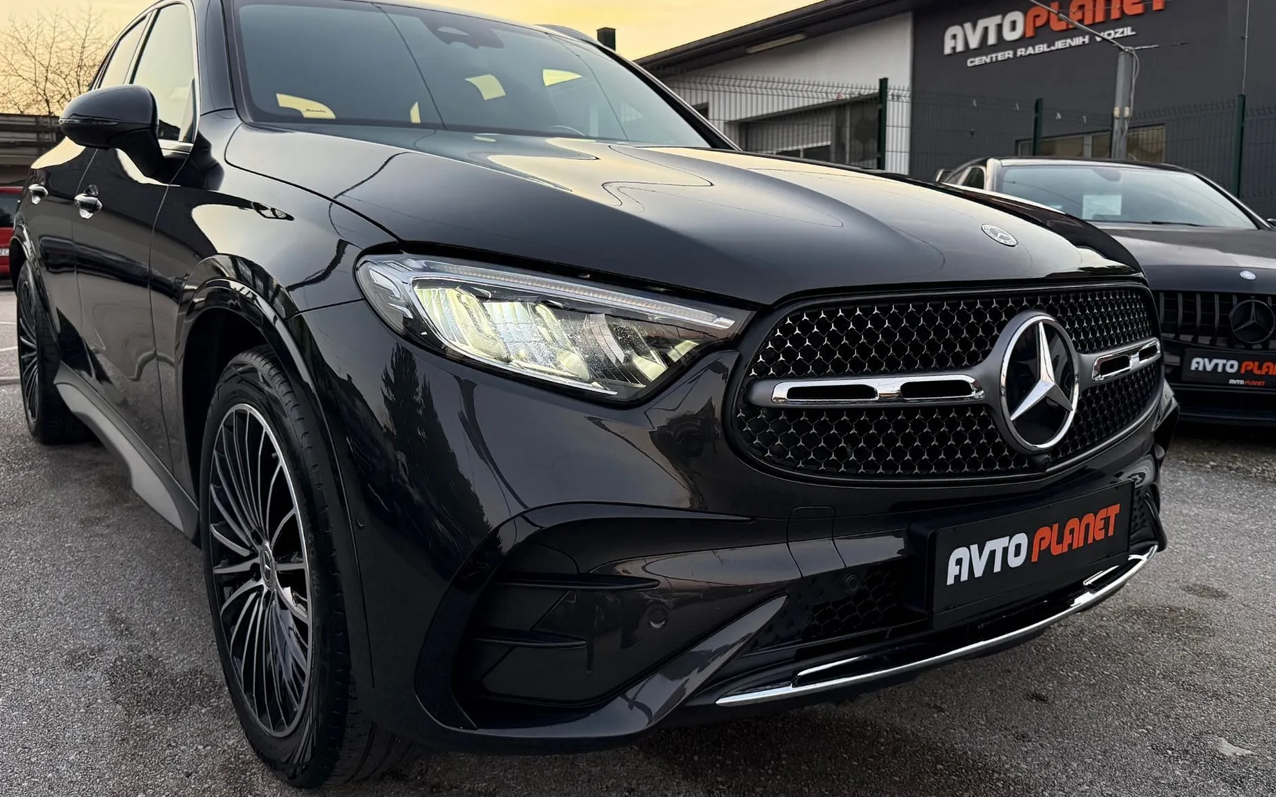 Zunanja slika - Mercedes-Benz GLC-Razred - GLC 200 4MATIC HYBRID AMG LiNE FULL LED ACC ALU20 - 11