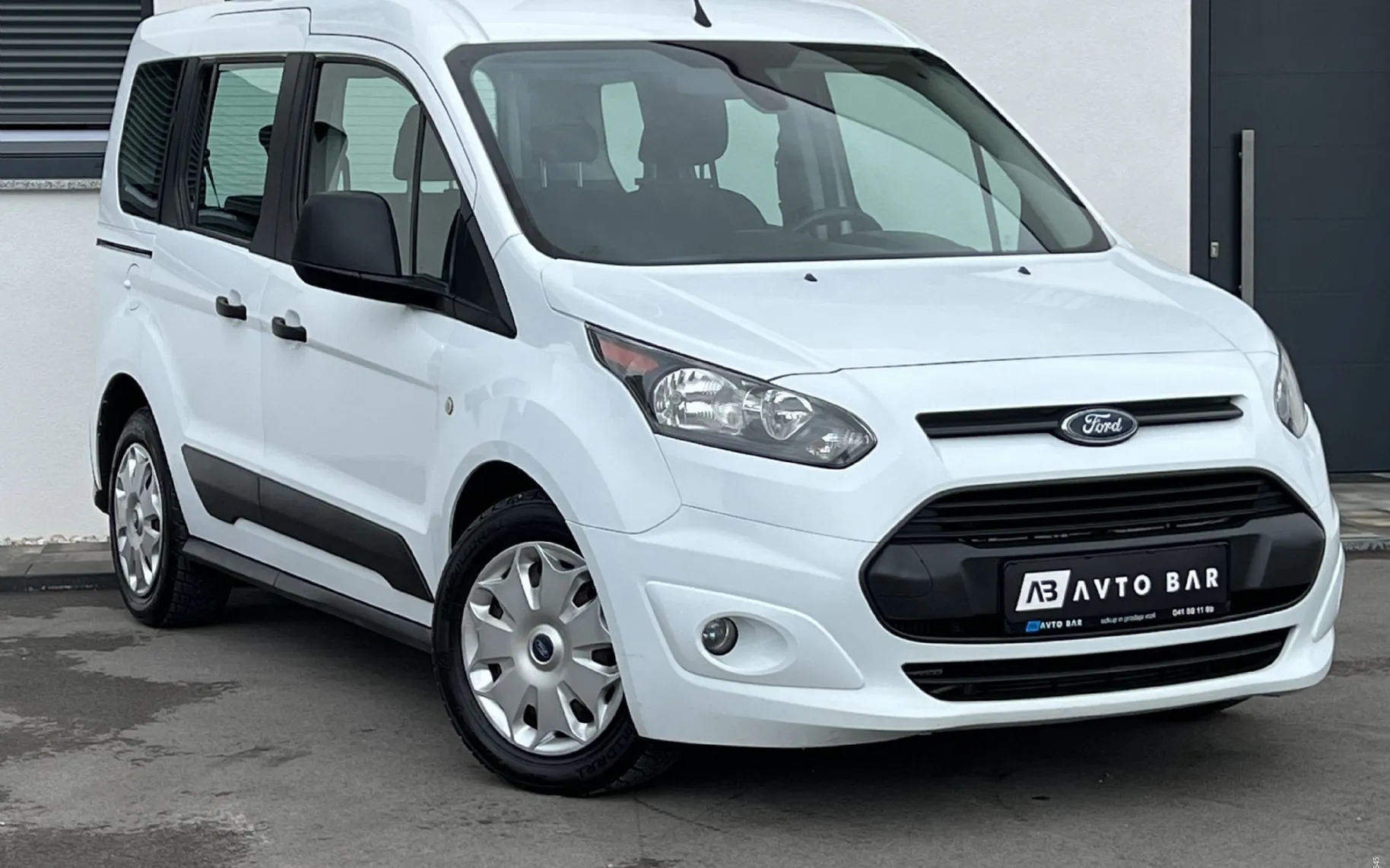 Zunanja slika - Ford Tourneo Connect - 1.5 TDCi+R.KAMERA+PDC+KLJUKA+NOSILCI... - 3