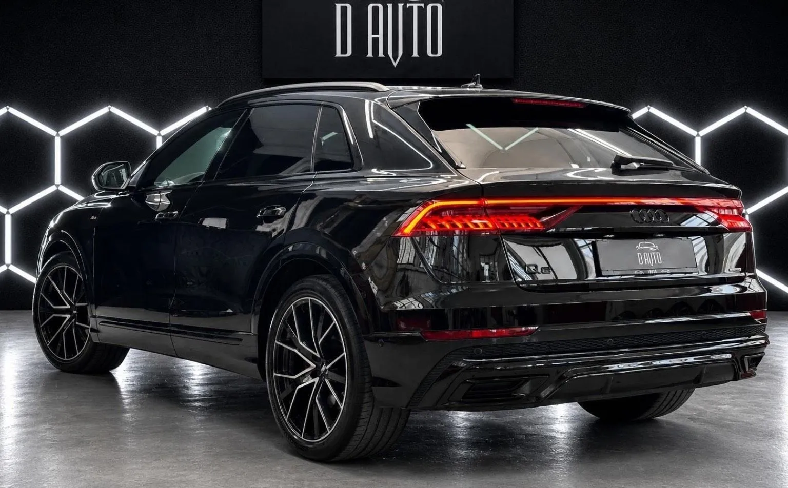 Zunanja slika - Audi Q8 - quattro 50 TDI S LINE|ZRACNO|3D KAMERA|KLJUKA| - 5