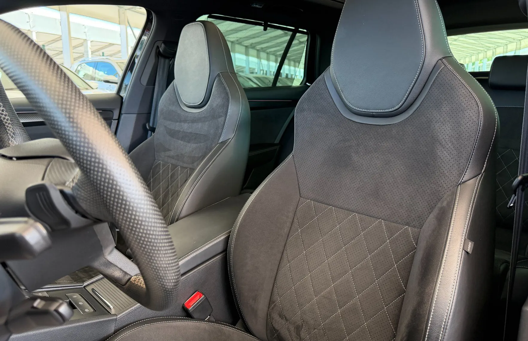 Zunanja slika - Škoda Superb - Combi Sportline 2.0 TDI DSG -SLO-1.LASTNIK-PANO - 9