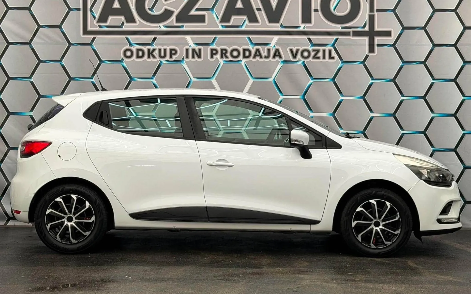 Zunanja slika - Renault Clio - 1.5 DCI•OPRAVLJEN VELIK SERVIS•FACELIFT•TEMPOMAT•. - 5