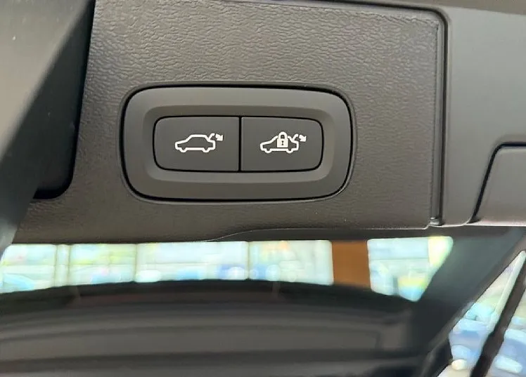 Zunanja slika - Volvo XC60 - T6 Plus Dark AWD PANO Harman Kardon - 8