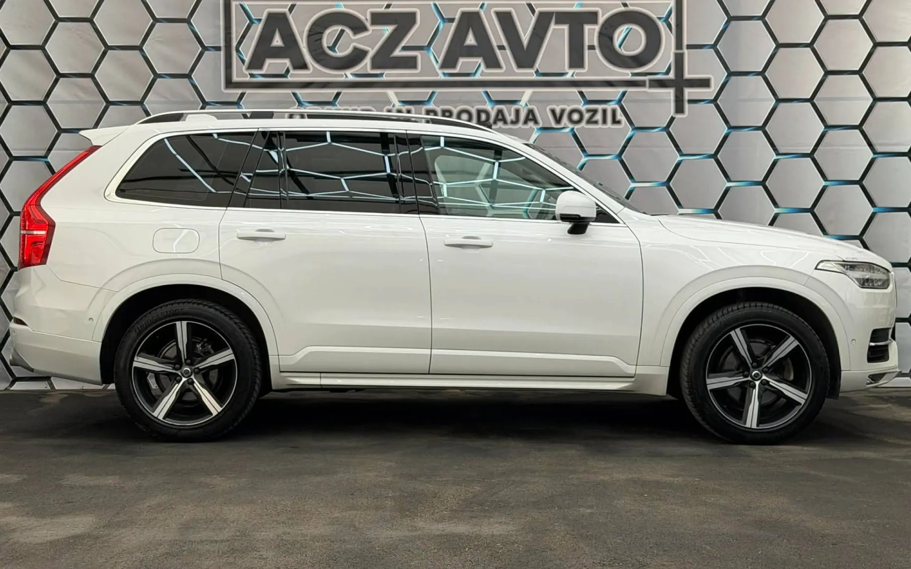 Zunanja slika - Volvo XC90 - D5 4X4•AUT•SPORT•PANO•FUL LED•KAMERA•VIRTUAL•ACC•. - 5