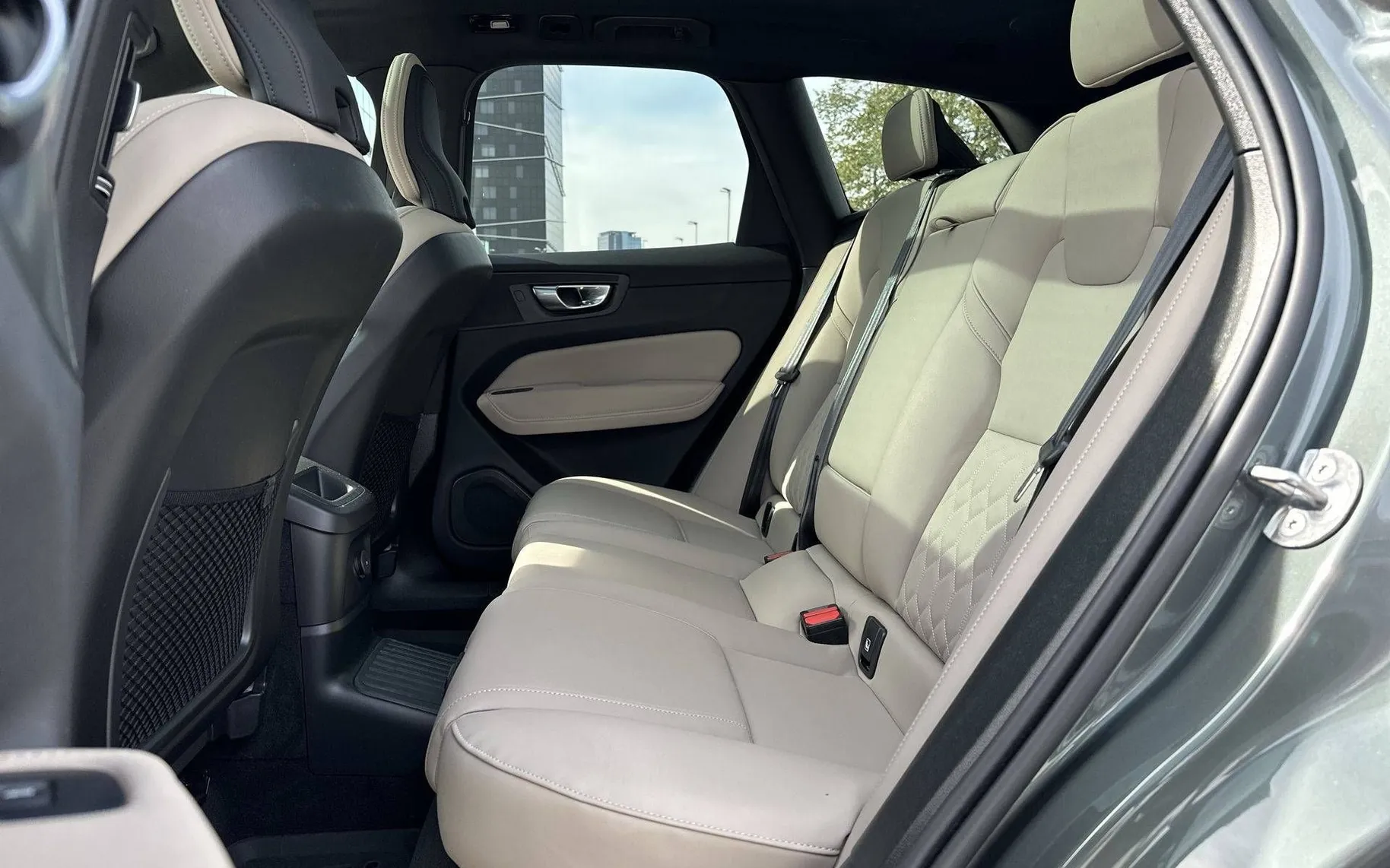 Notranja slika - Volvo XC60 - T6 AWD Recharge Twin Engine Plus Dark Avt. - 11