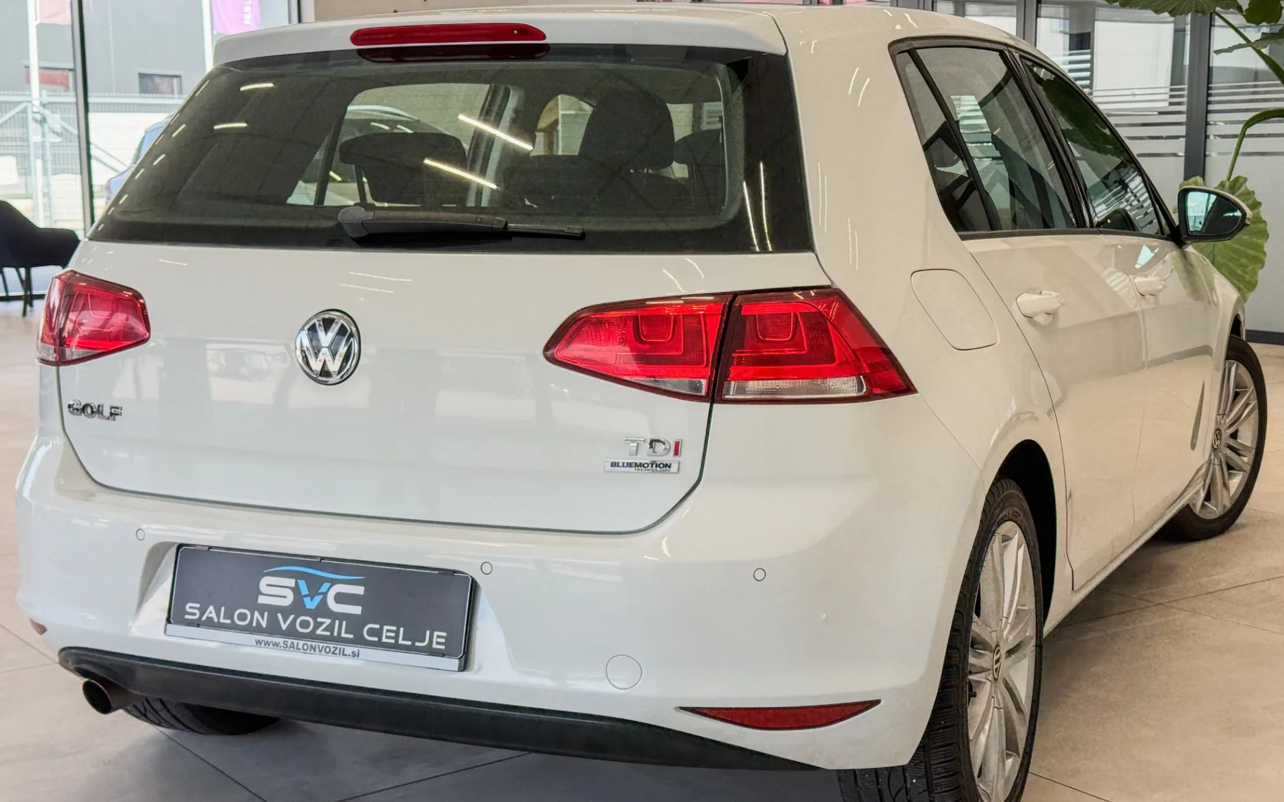 Zunanja slika - Volkswagen Golf - 1.6TDI-DSG-2X-PDC-DIGI-KLIMA-TEMPOMAT-GRET-SED-17C - 4