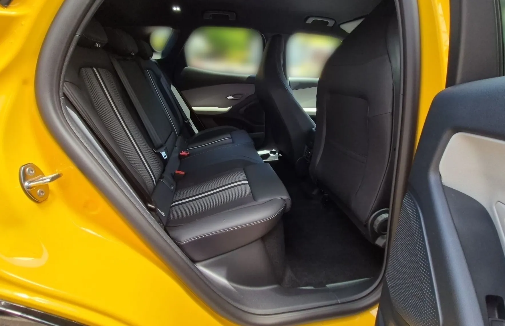 Zunanja slika - Ford Capri - 79 kWh 250 kW  340 KM  samodejni AWD - 13