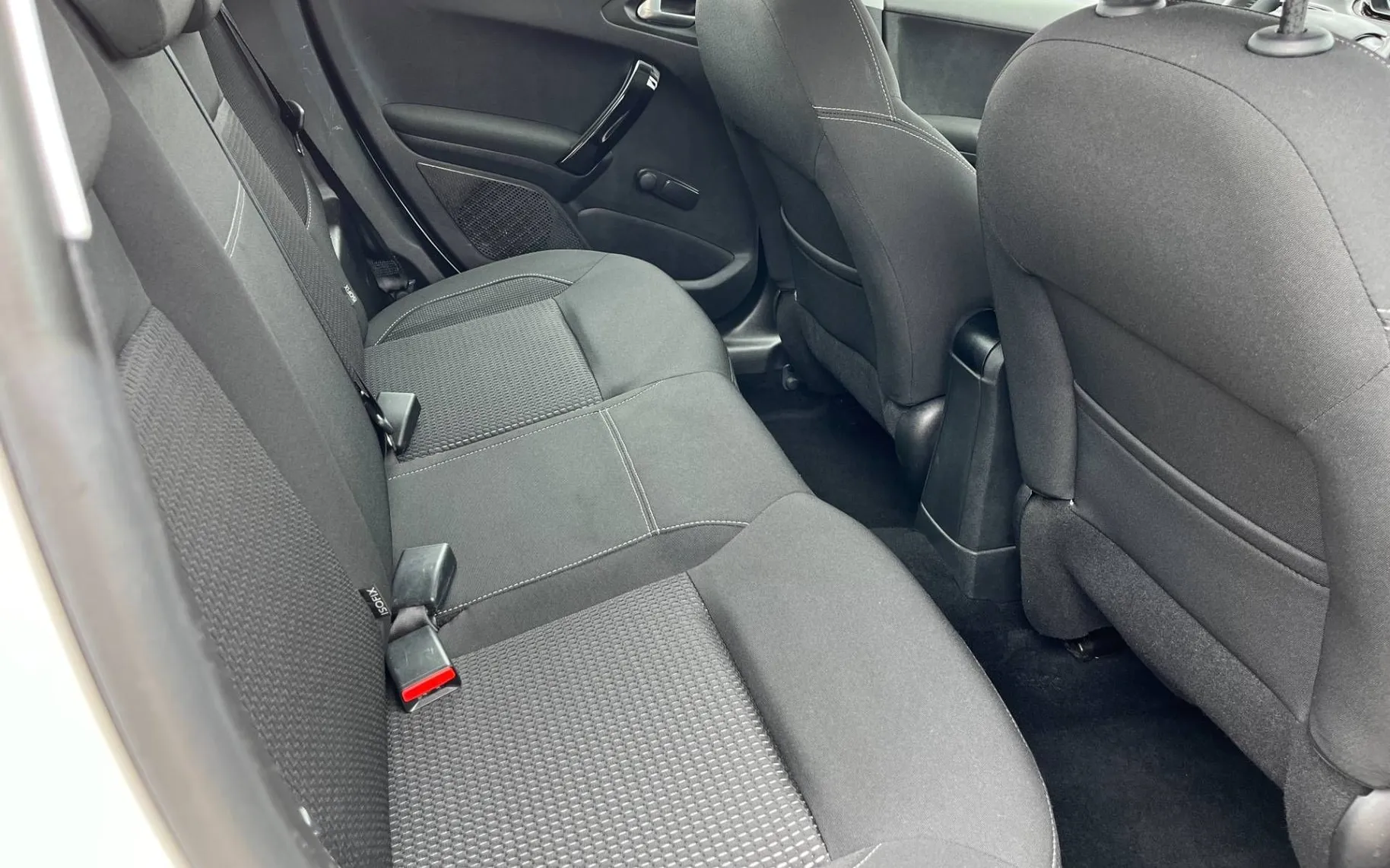 Notranja slika - Peugeot 208 - 1.2 PureTech ACTIVE-1 LASTNICA-59000 km-NAVI-PDC - 8