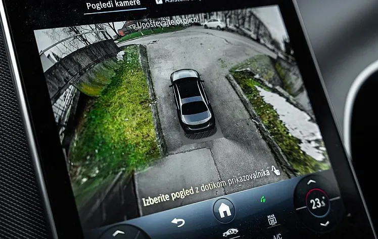 Zunanja slika - Mercedes-Benz C-Razred - C 300d - AMG line - Pano - LED - 360 kamera - 19