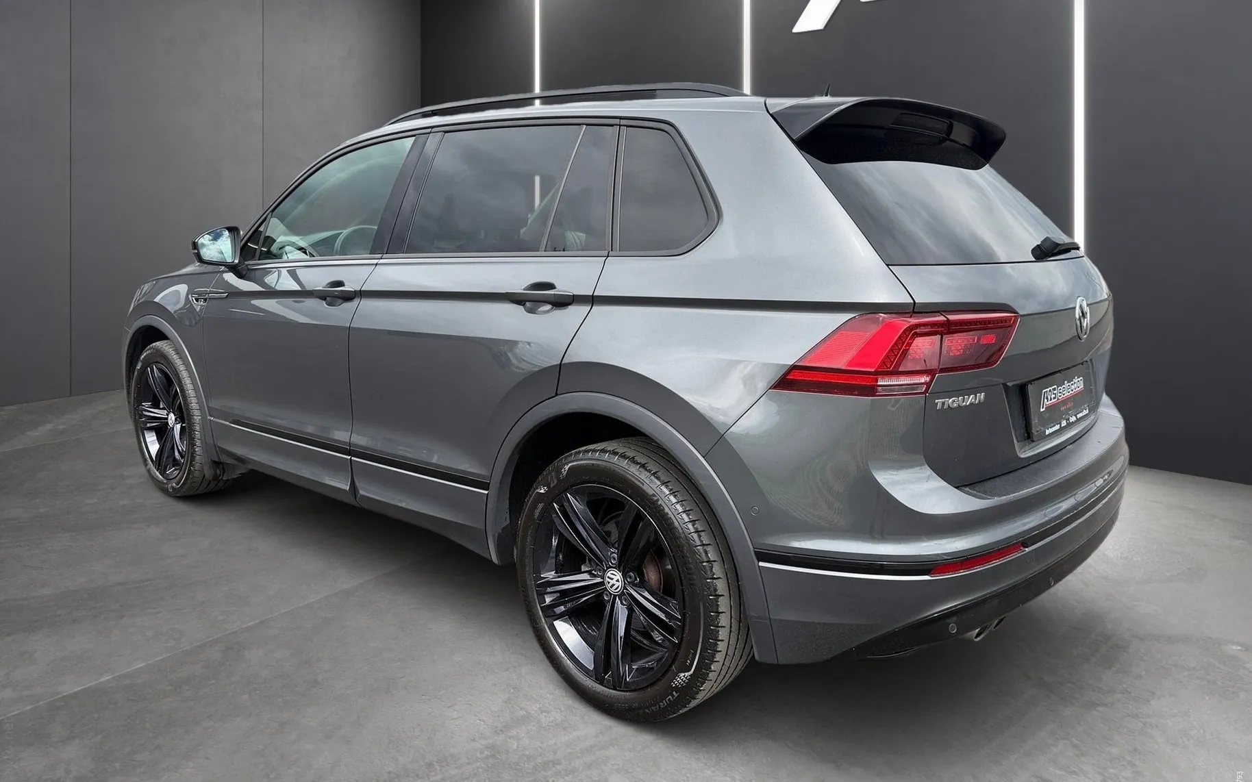 Zunanja slika - Volkswagen Tiguan - 4motion 2.0 TDI BMT DSG R-Line-Black Style-WEBAS - 4