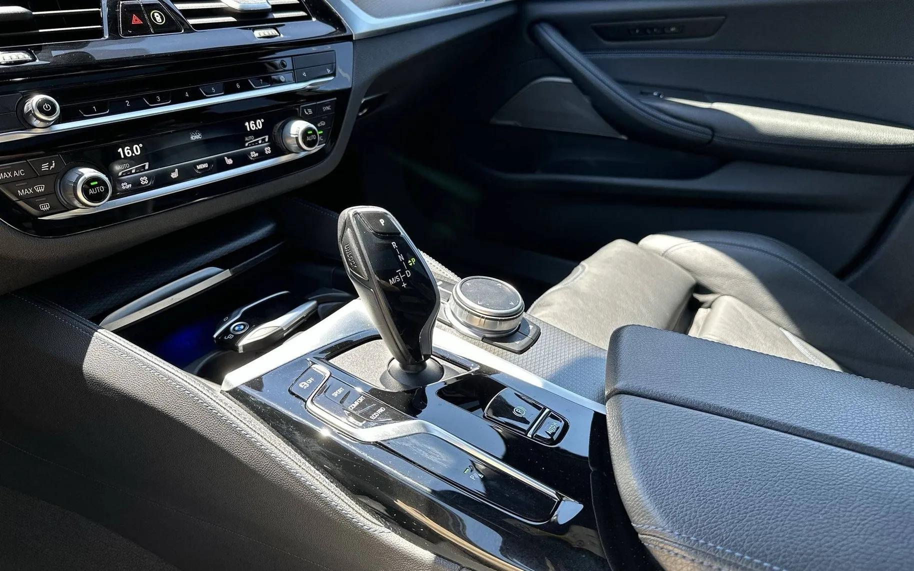 Notranja slika - BMW serija 5: - 540i Avt. xDrive Mild Hybrid - 20