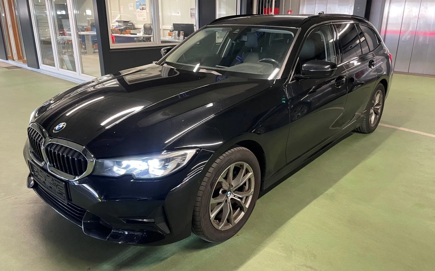 Zunanja slika - BMW Serija 3 - 320d XDrive Sport Line Avt.LED.NAVI.KAMERA.OGR.SE - 4