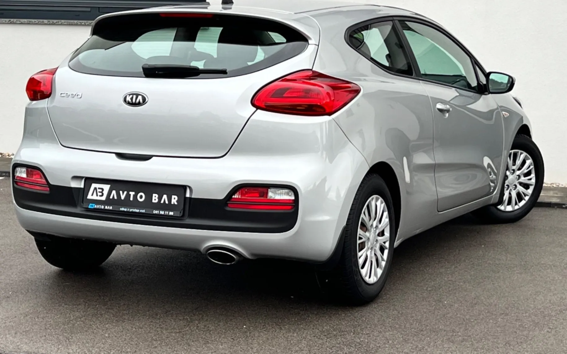 Zunanja slika - KIA Pro_Ceed - 1.4 CVVT+SLO+SAMO 97.888km+USB... - 6