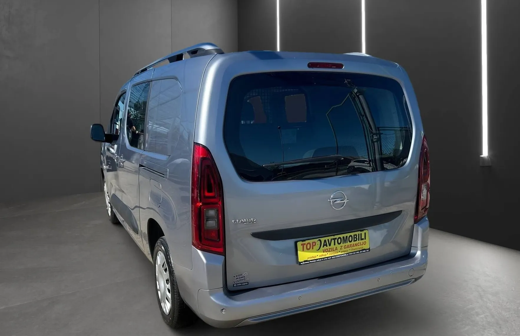 Zunanja slika - Opel Combo - CARGO 1.5 SLOVENSKI 1.LASTNIK TEMP PDC LINE ASIST. - 6