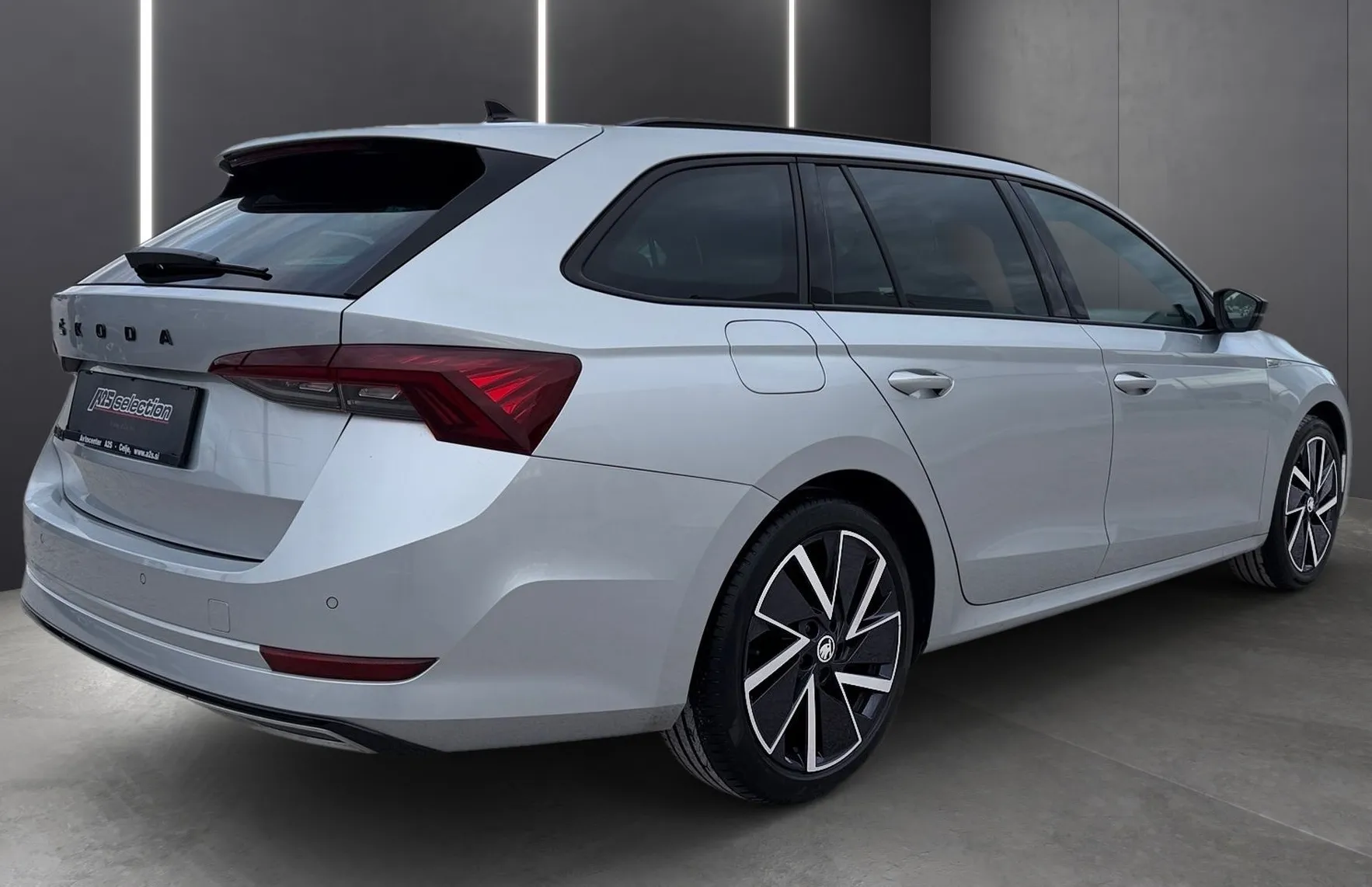 Zunanja slika - Škoda Octavia - 2.0 TDI Sportline 110 kW DSG-Keyless-LED-PDC - 3